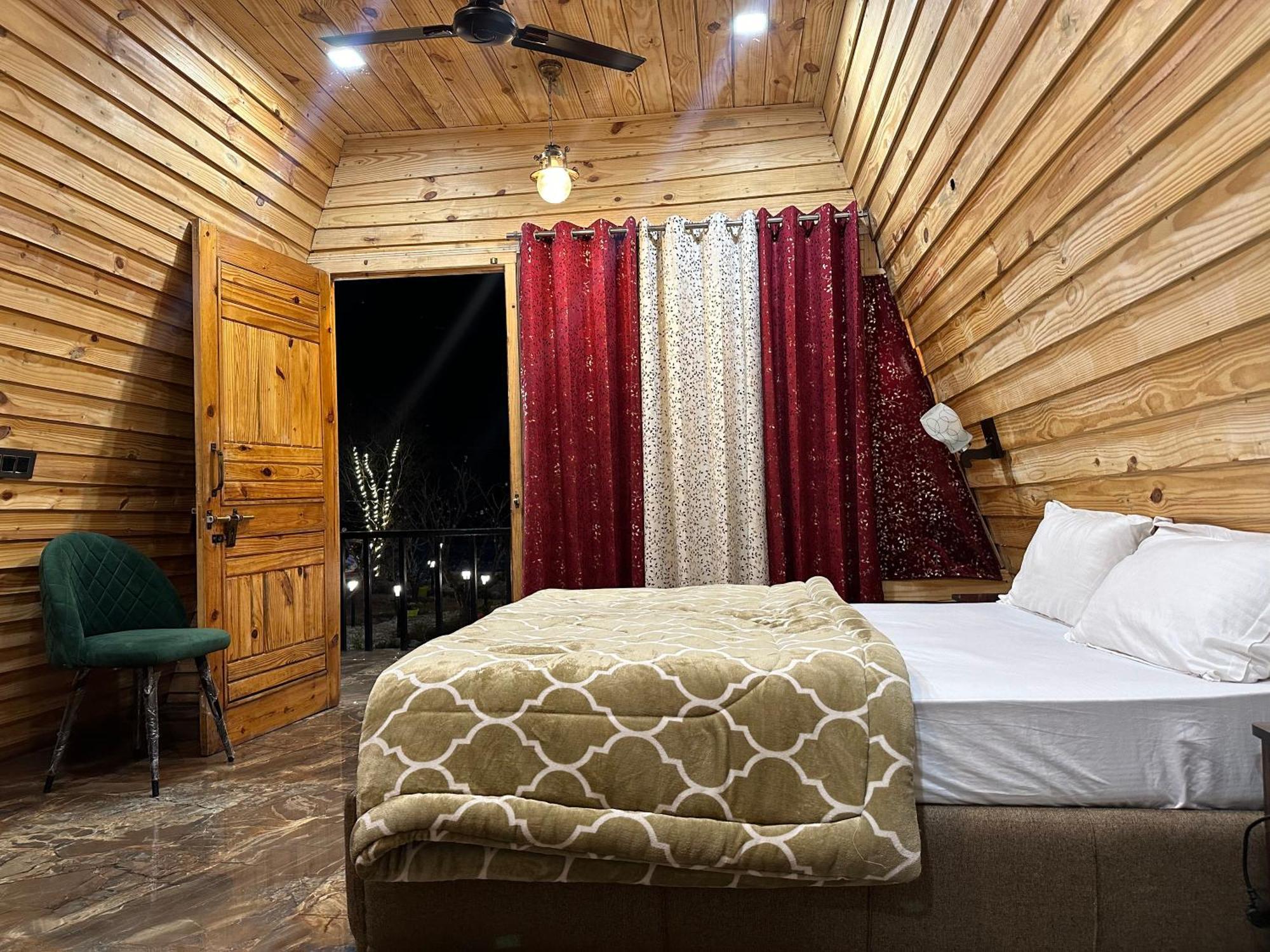 Cabana Riverside Resort - Kainchi Dham Nainital Extérieur photo
