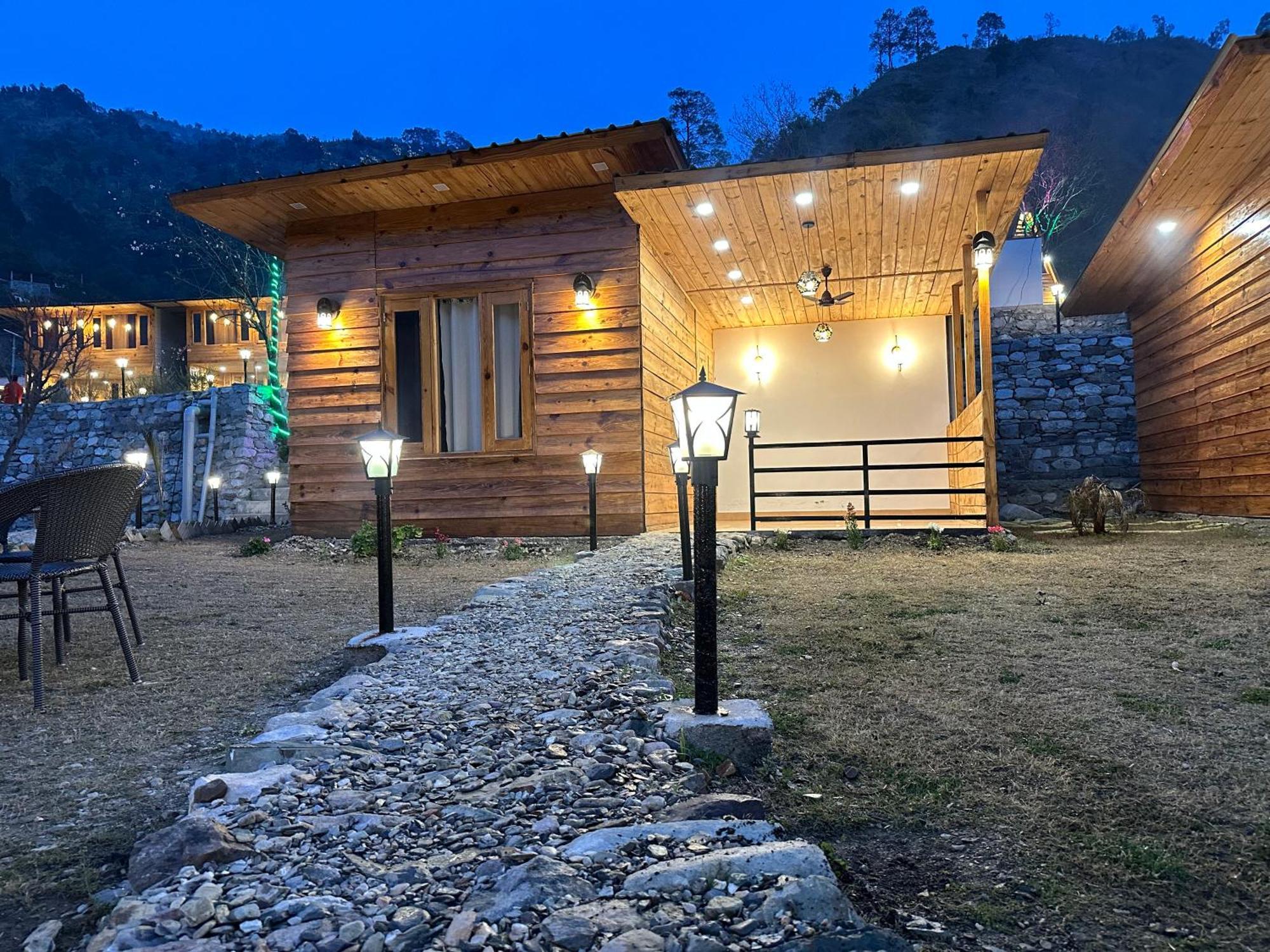 Cabana Riverside Resort - Kainchi Dham Nainital Extérieur photo