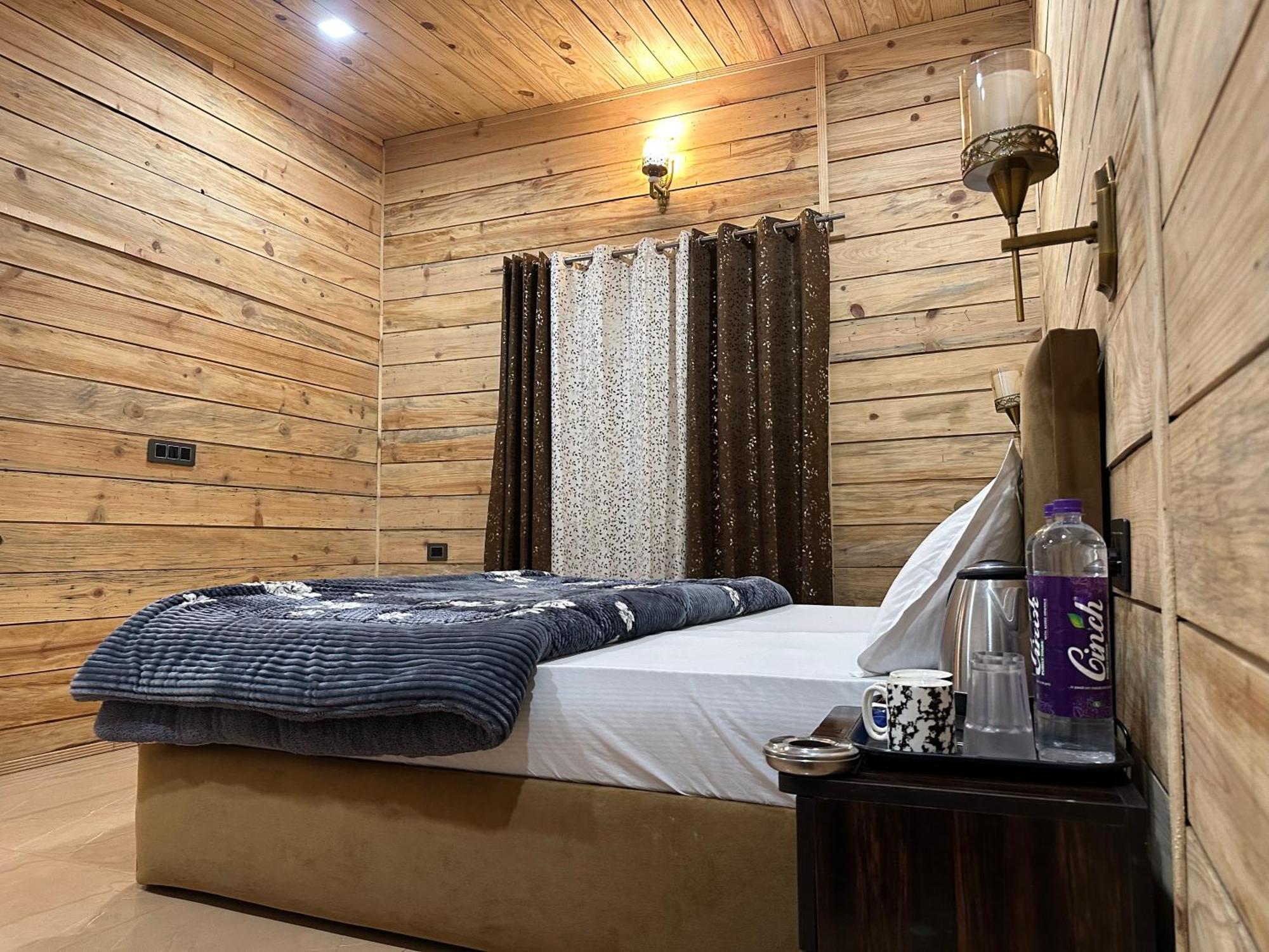 Cabana Riverside Resort - Kainchi Dham Nainital Extérieur photo