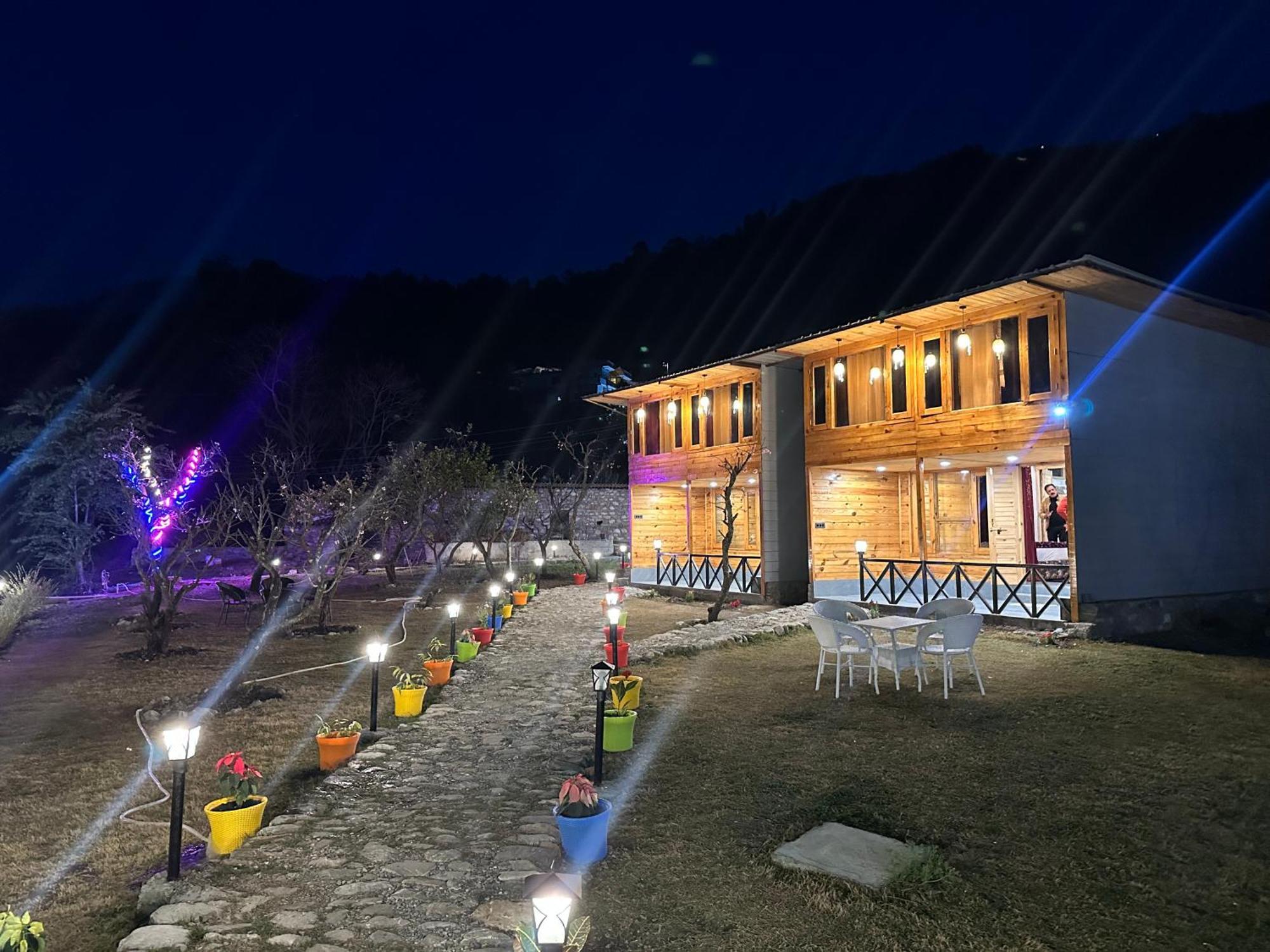 Cabana Riverside Resort - Kainchi Dham Nainital Extérieur photo