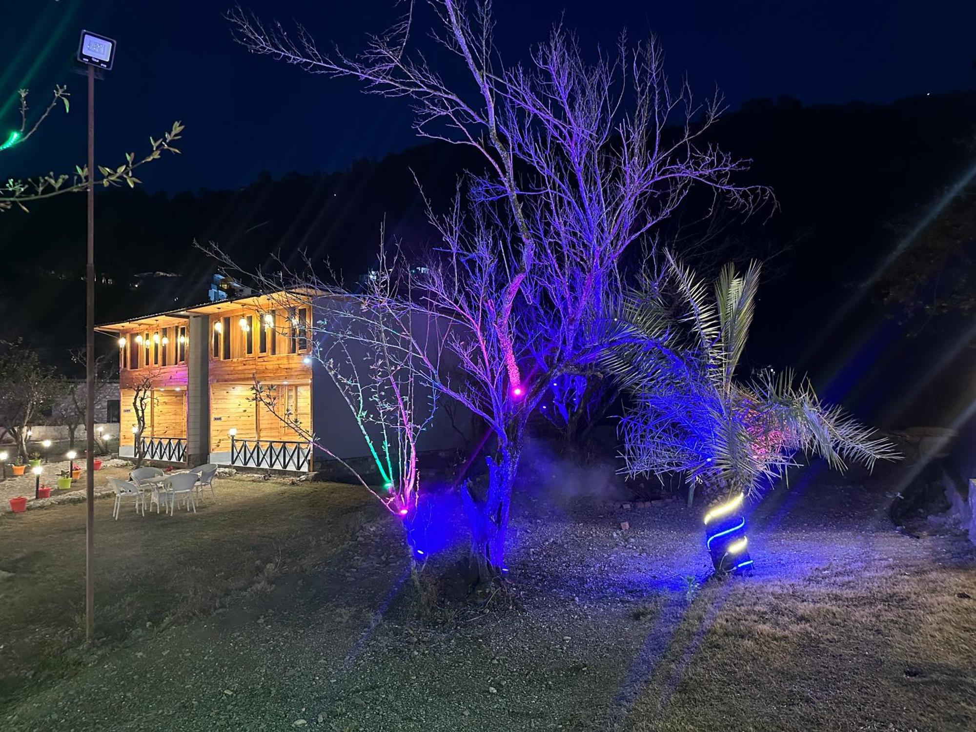Cabana Riverside Resort - Kainchi Dham Nainital Extérieur photo