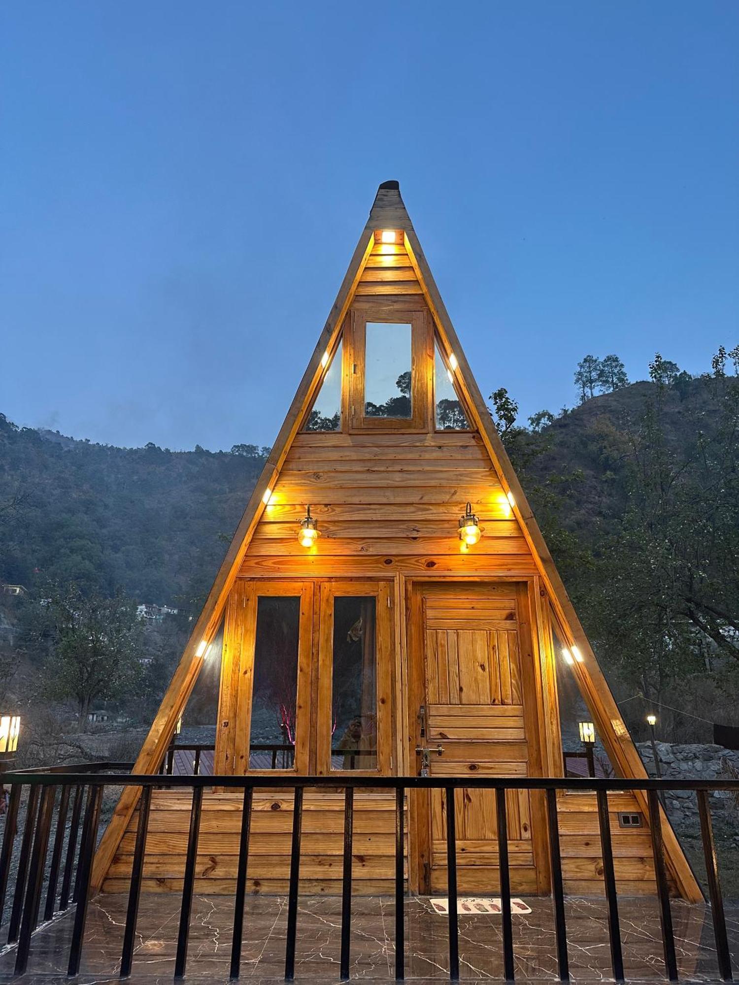 Cabana Riverside Resort - Kainchi Dham Nainital Extérieur photo