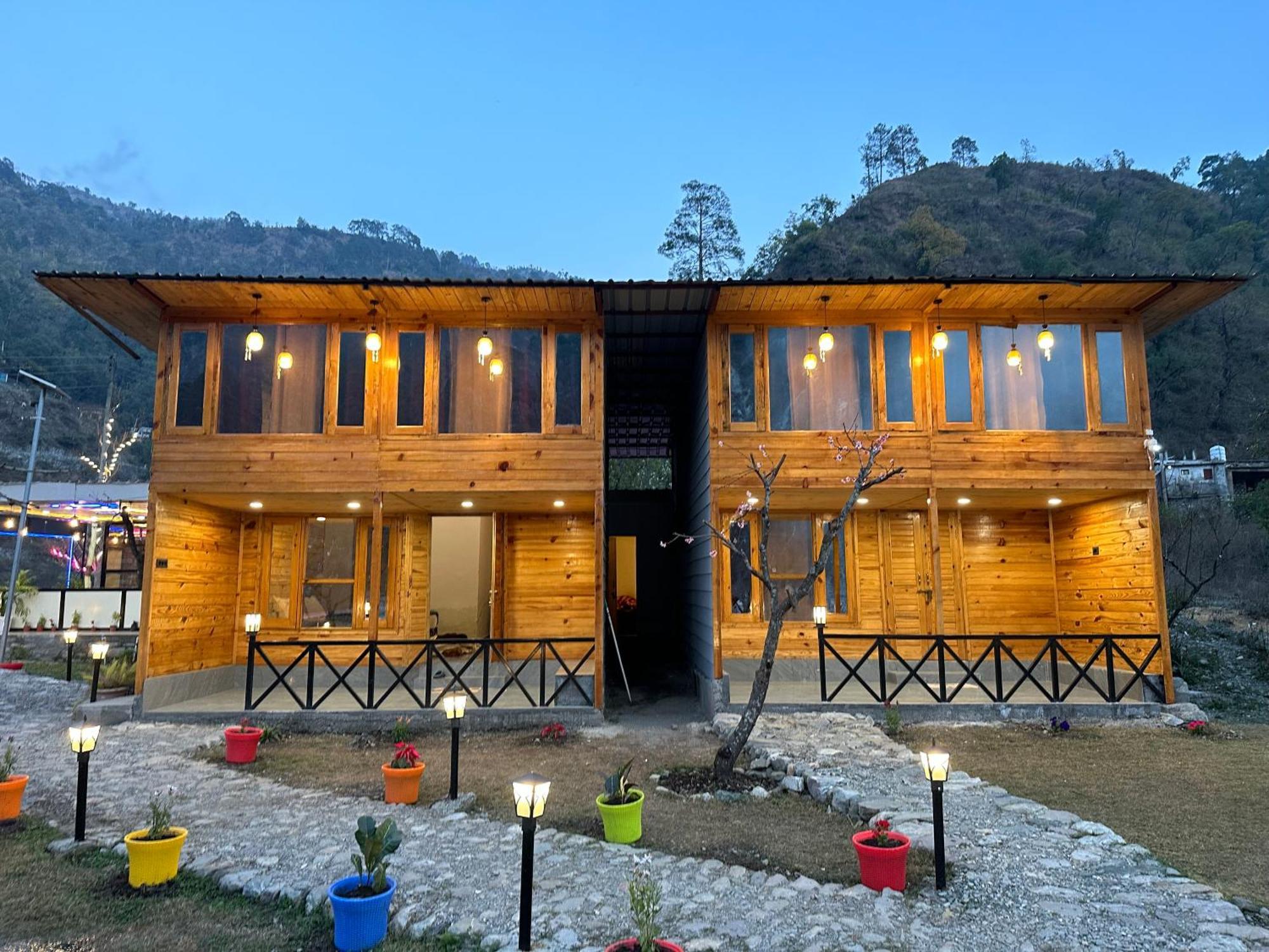 Cabana Riverside Resort - Kainchi Dham Nainital Extérieur photo